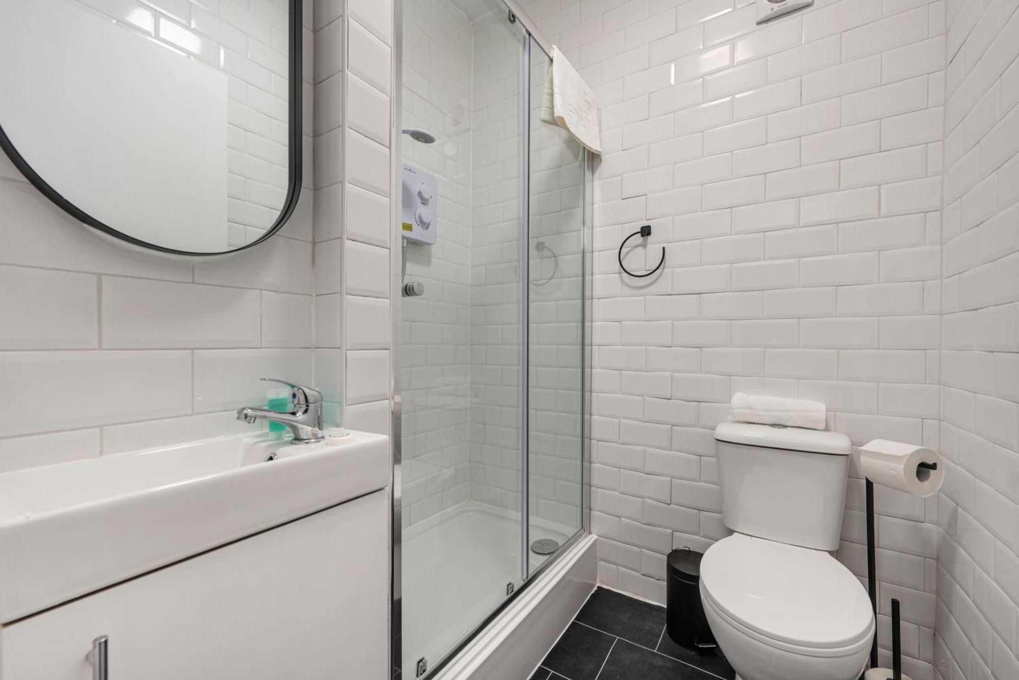 Anfield Cosy Stays - Air Host & Stay - Sleeps 14 Liverpool Exterior foto