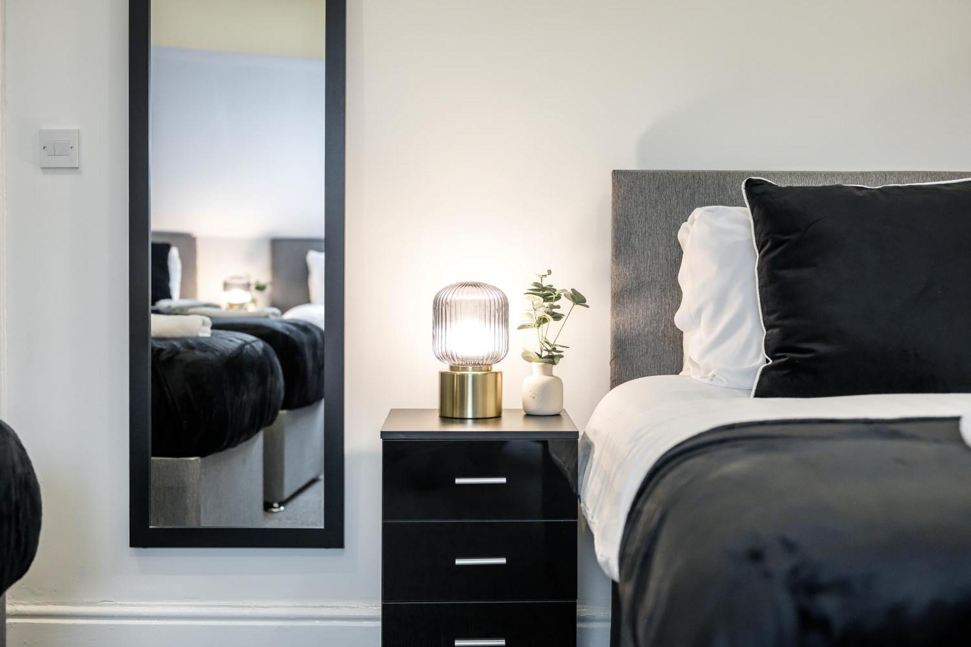 Anfield Cosy Stays - Air Host & Stay - Sleeps 14 Liverpool Exterior foto